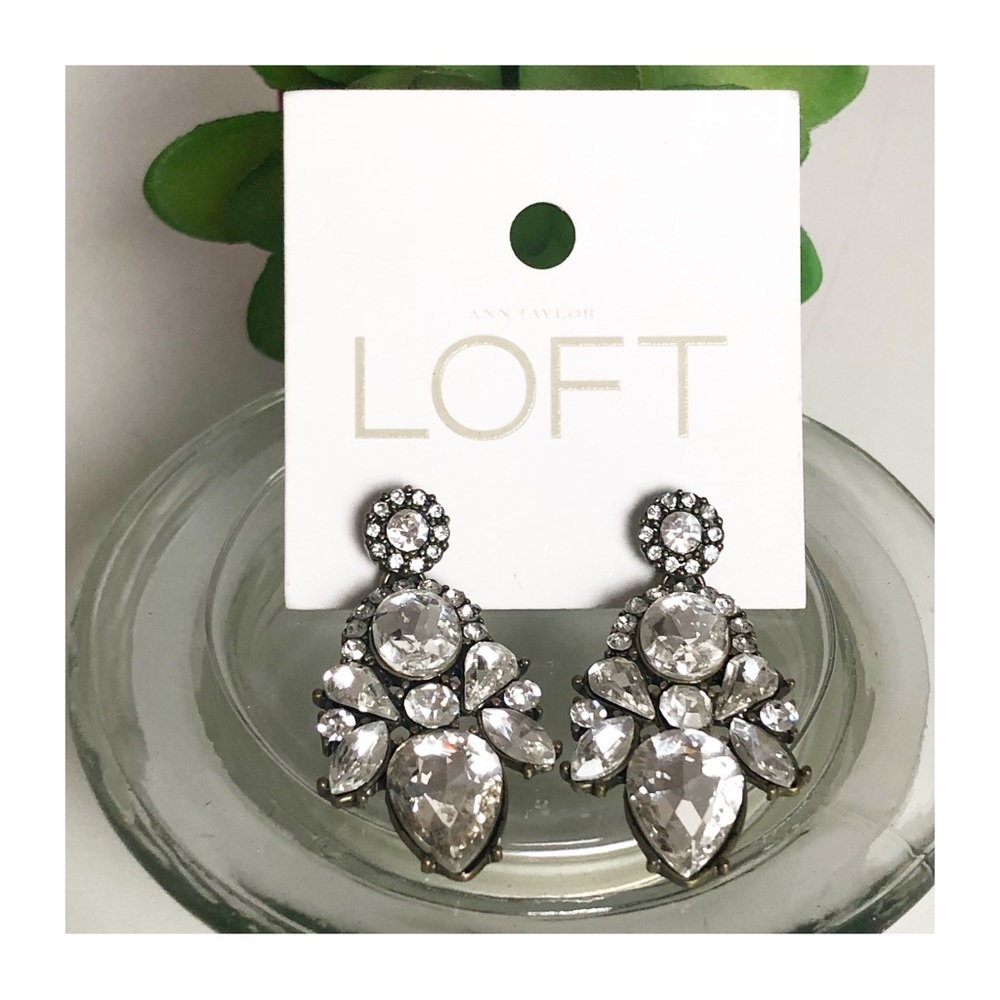 NWT ANN TAYLOR LOFT Chrystal Cluster Dangle Pierced Chandelier Earrings